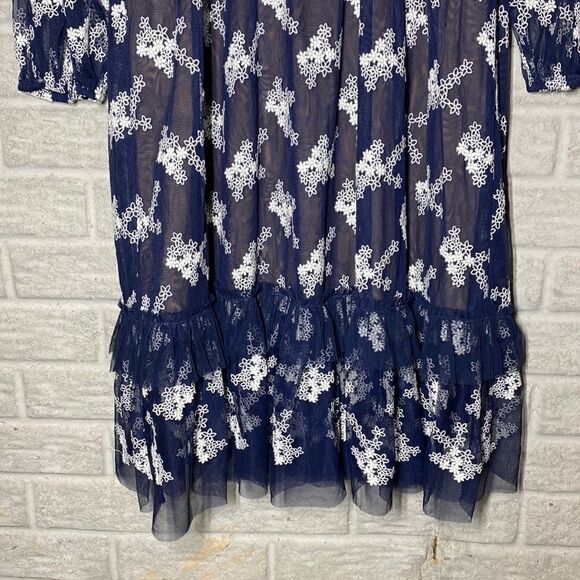 NWT MSRP $398 BCBGMaxAzria Daisy Mesh Dress Women's Size Large - Picture 7 of 13